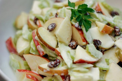 Cách làm salad táo giấm đen - Khám Phá Món Ngon